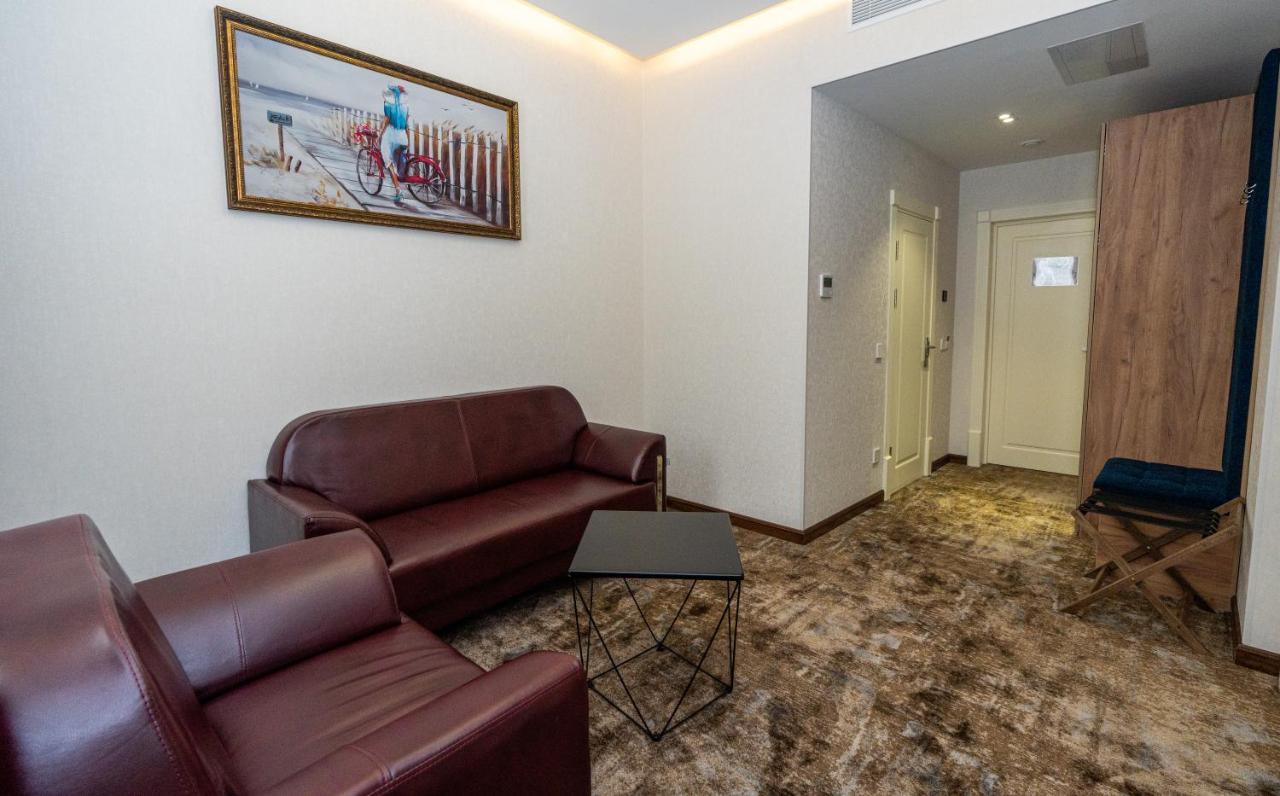 Garnet Mir Hotel Ташкент Екстер'єр фото