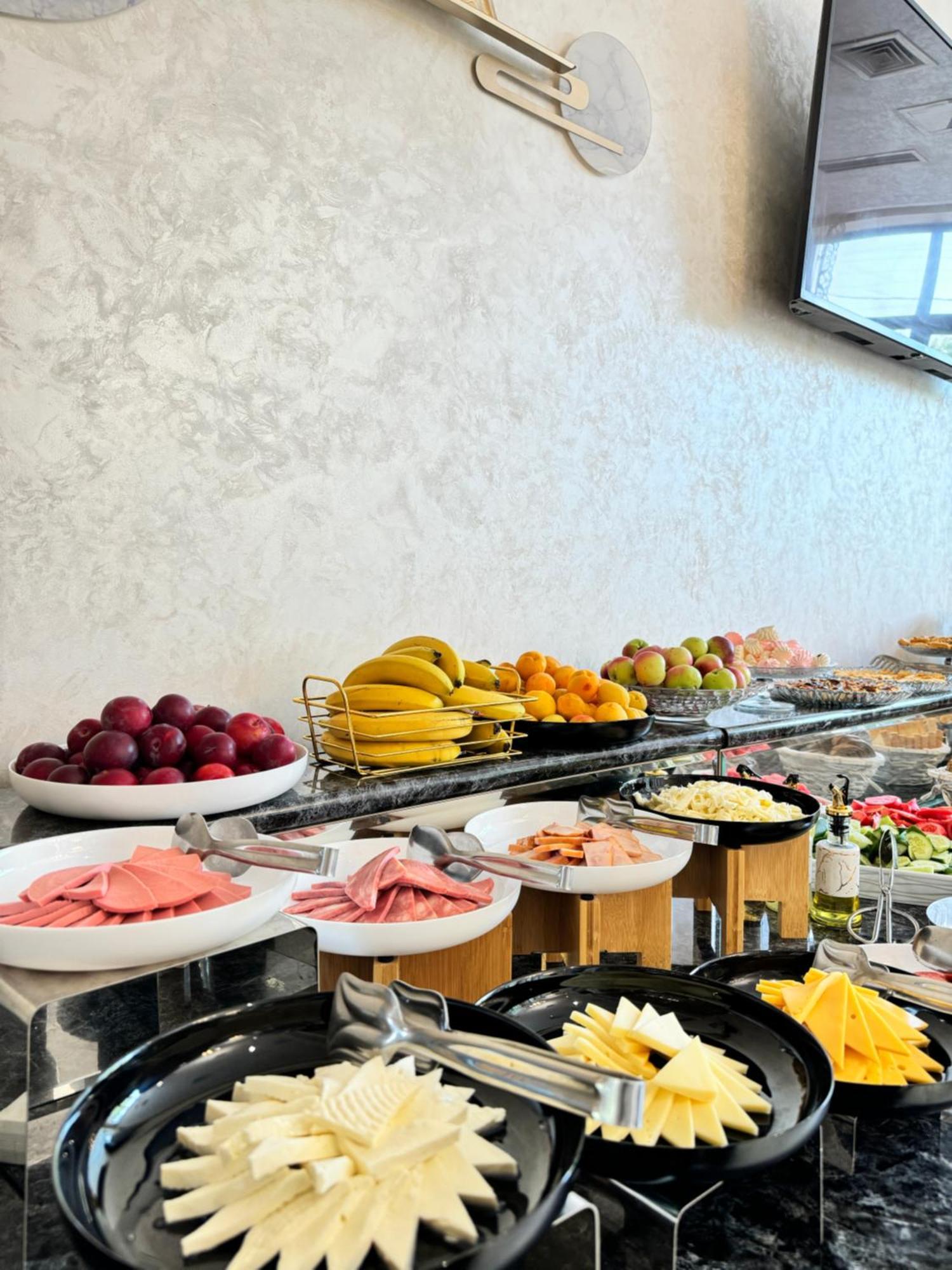 Garnet Mir Hotel Ташкент Екстер'єр фото