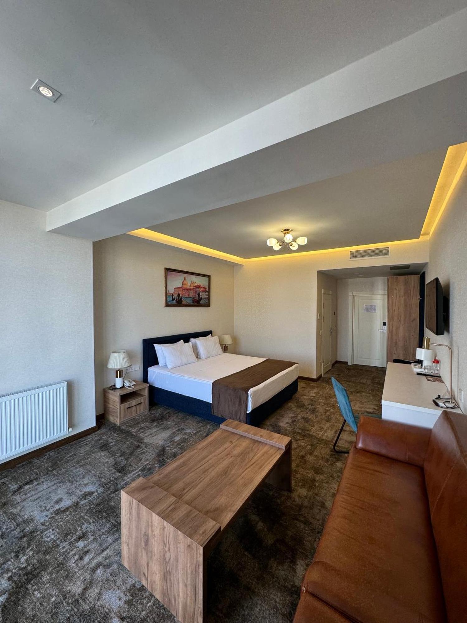Garnet Mir Hotel Ташкент Екстер'єр фото