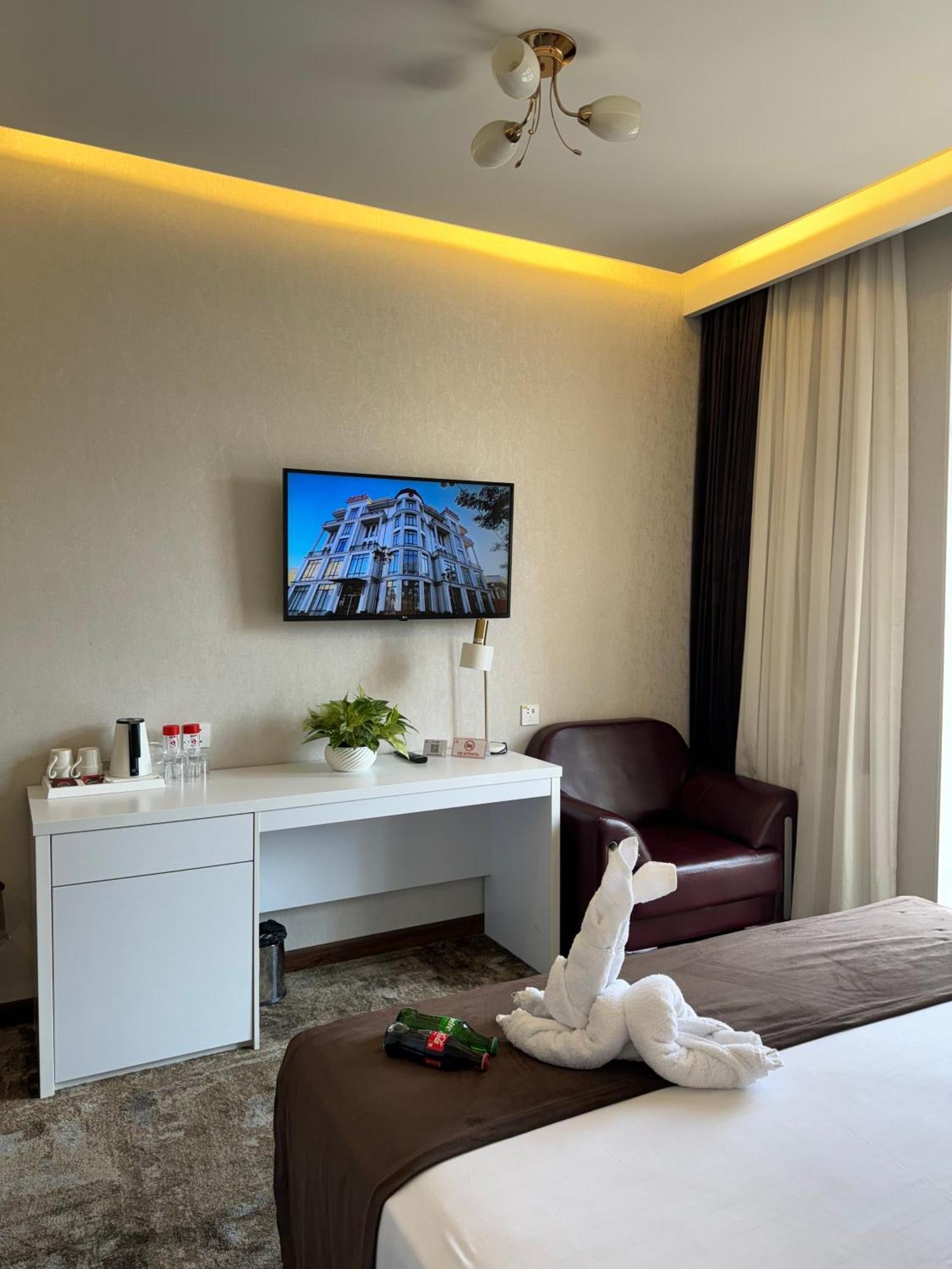 Garnet Mir Hotel Ташкент Екстер'єр фото