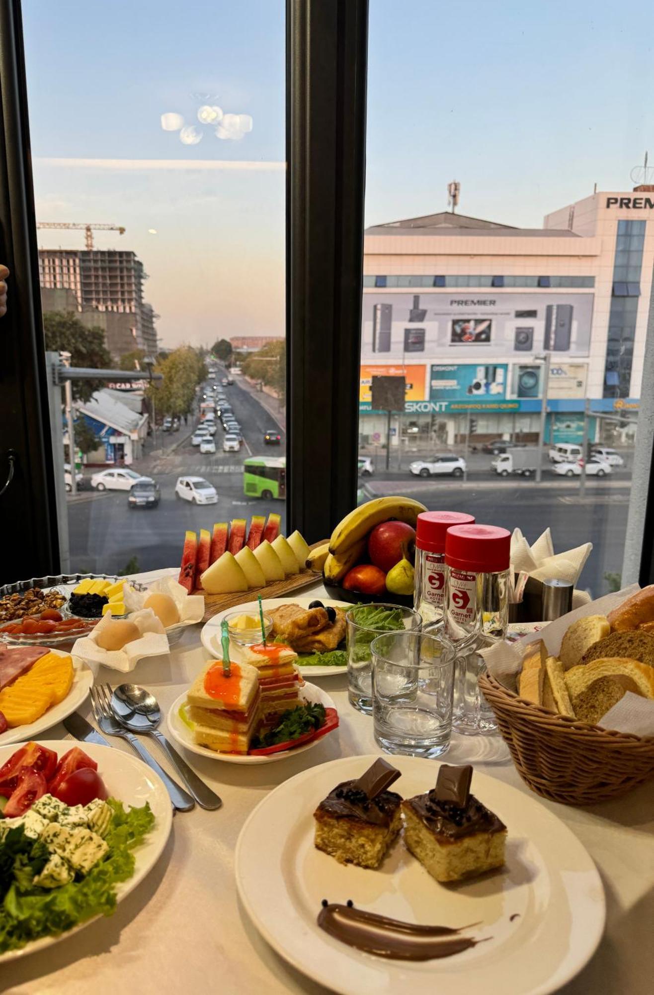 Garnet Mir Hotel Ташкент Екстер'єр фото