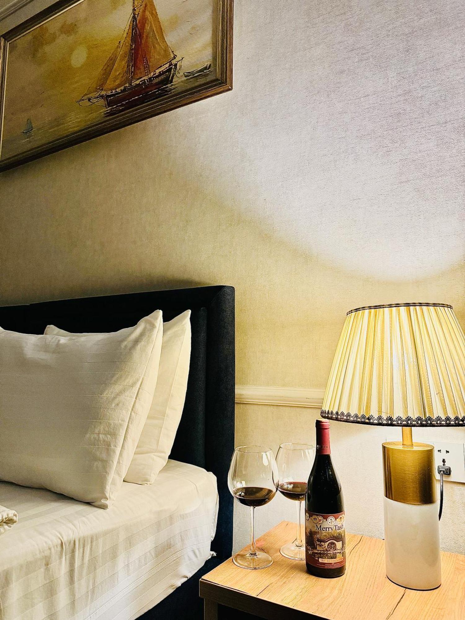 Garnet Mir Hotel Ташкент Екстер'єр фото