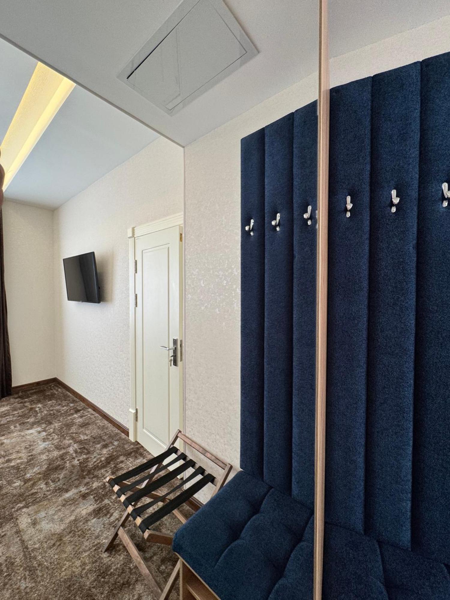 Garnet Mir Hotel Ташкент Екстер'єр фото
