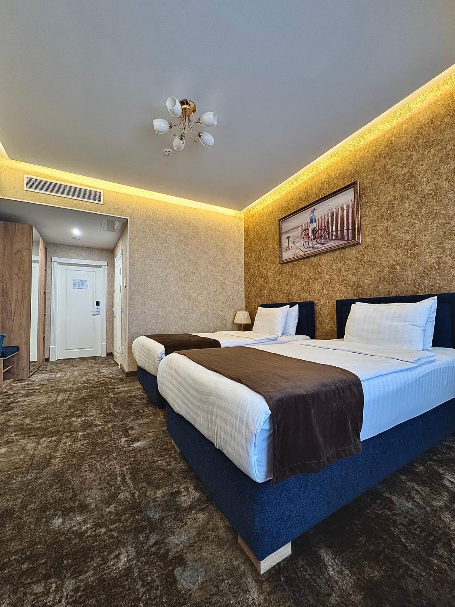 Garnet Mir Hotel Ташкент Екстер'єр фото