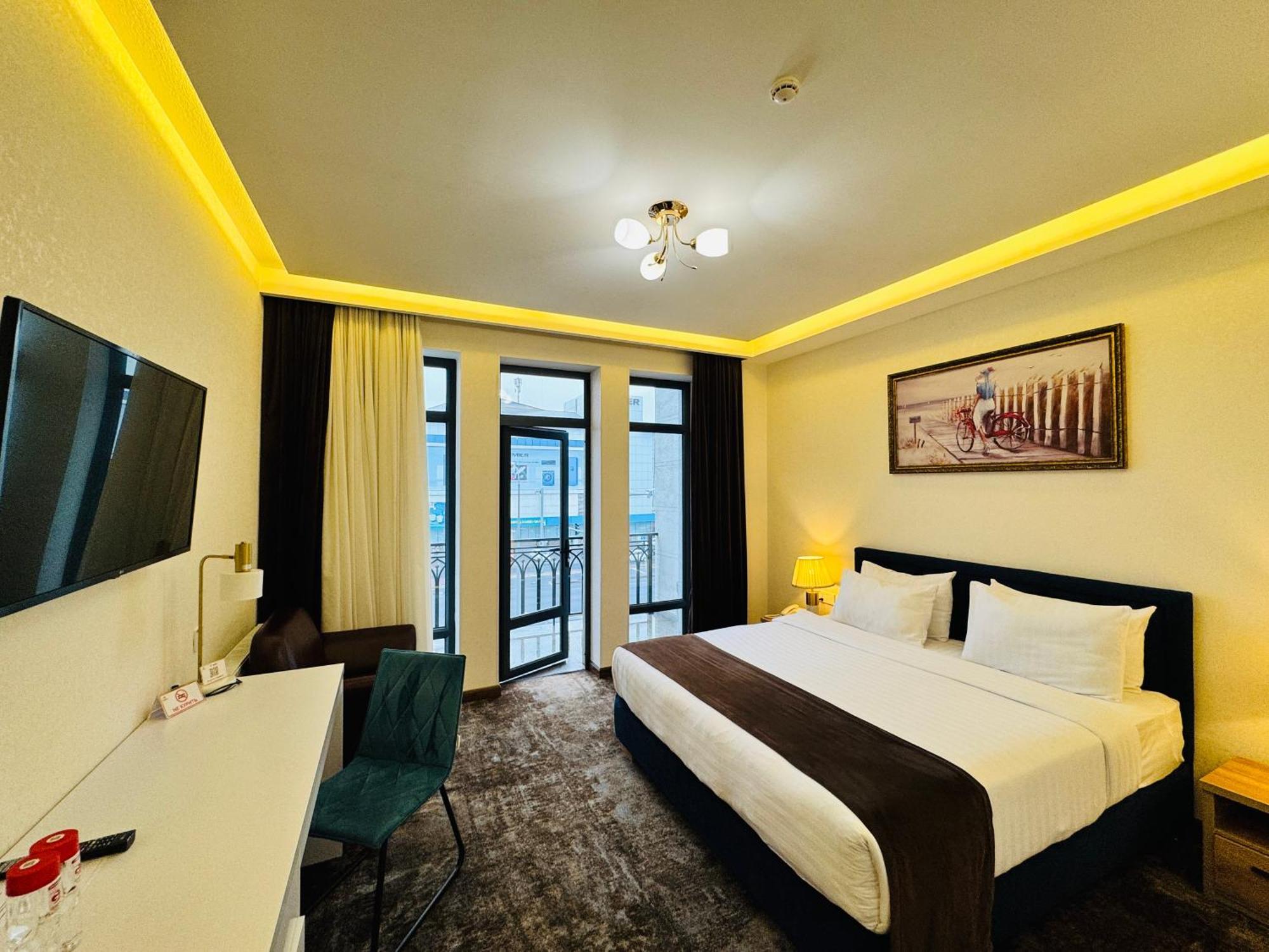 Garnet Mir Hotel Ташкент Екстер'єр фото