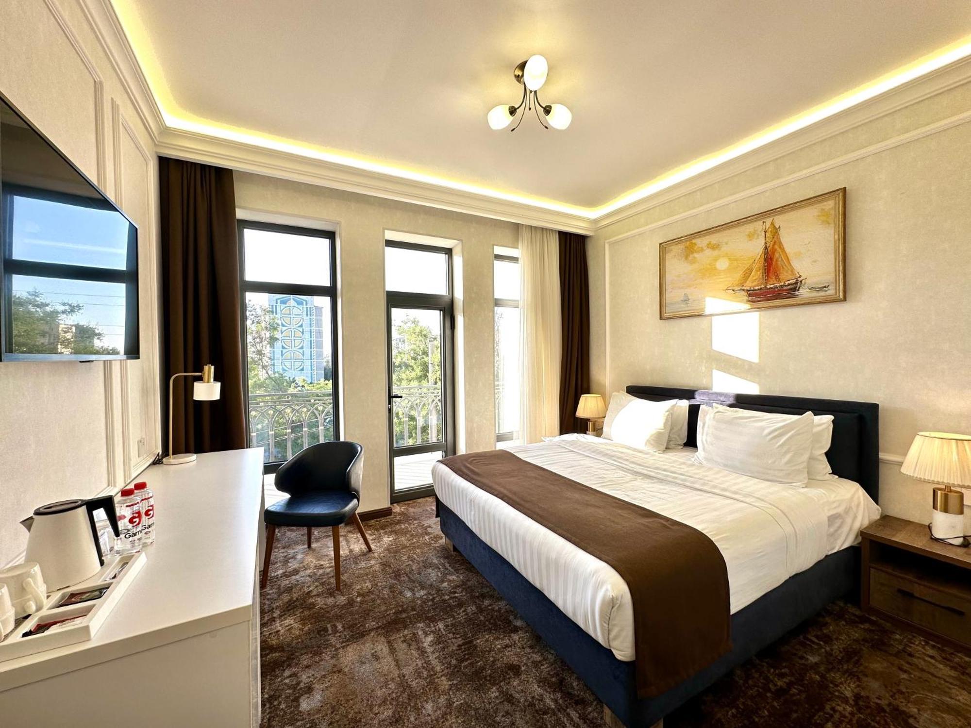 Garnet Mir Hotel Ташкент Екстер'єр фото