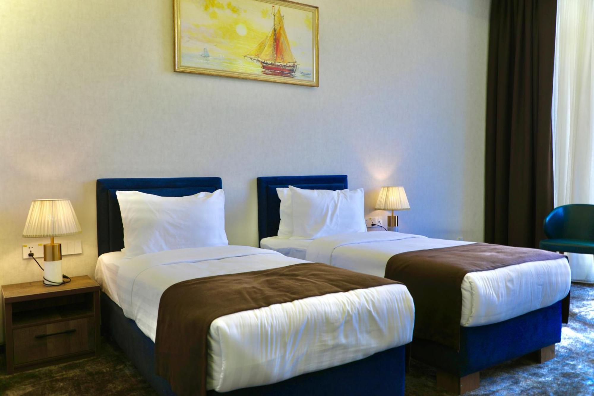 Garnet Mir Hotel Ташкент Екстер'єр фото