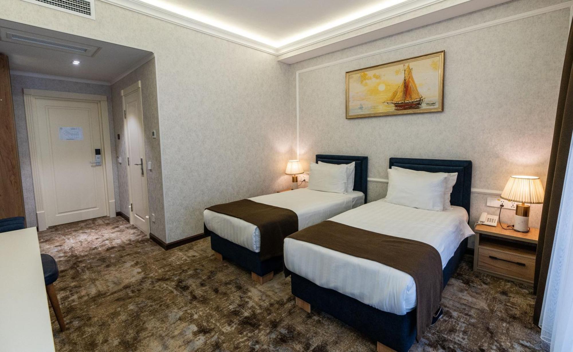 Garnet Mir Hotel Ташкент Екстер'єр фото